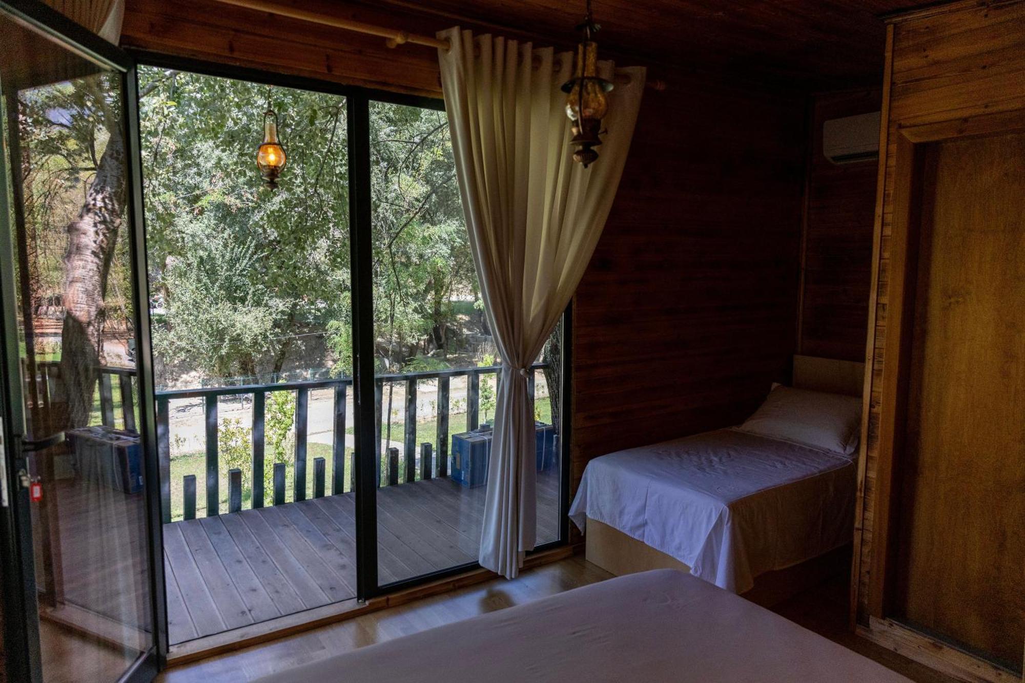 Kazerma E Cerenit Hotel Surrel Kültér fotó